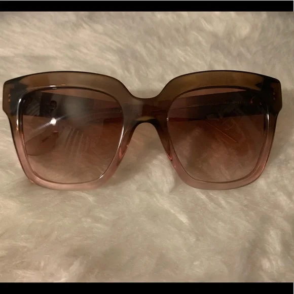 AUTHENTIC DOLCE & GABBANA SUNGLASSES - Picture 1 of 7